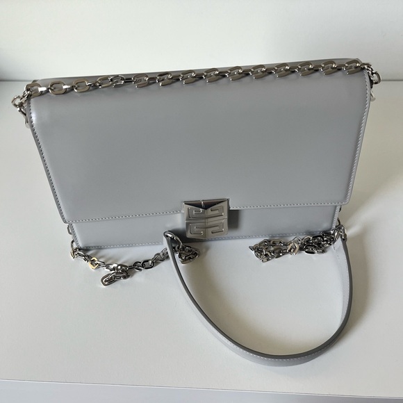 Givenchy 4G Medium Chain Bag - Picture 4 of 8